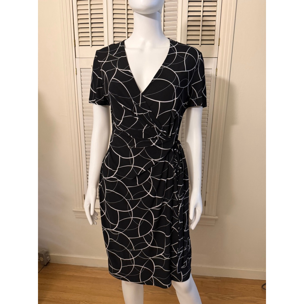 Women's Anne Klein Black & White Abstract Wrap Dress - Size 8